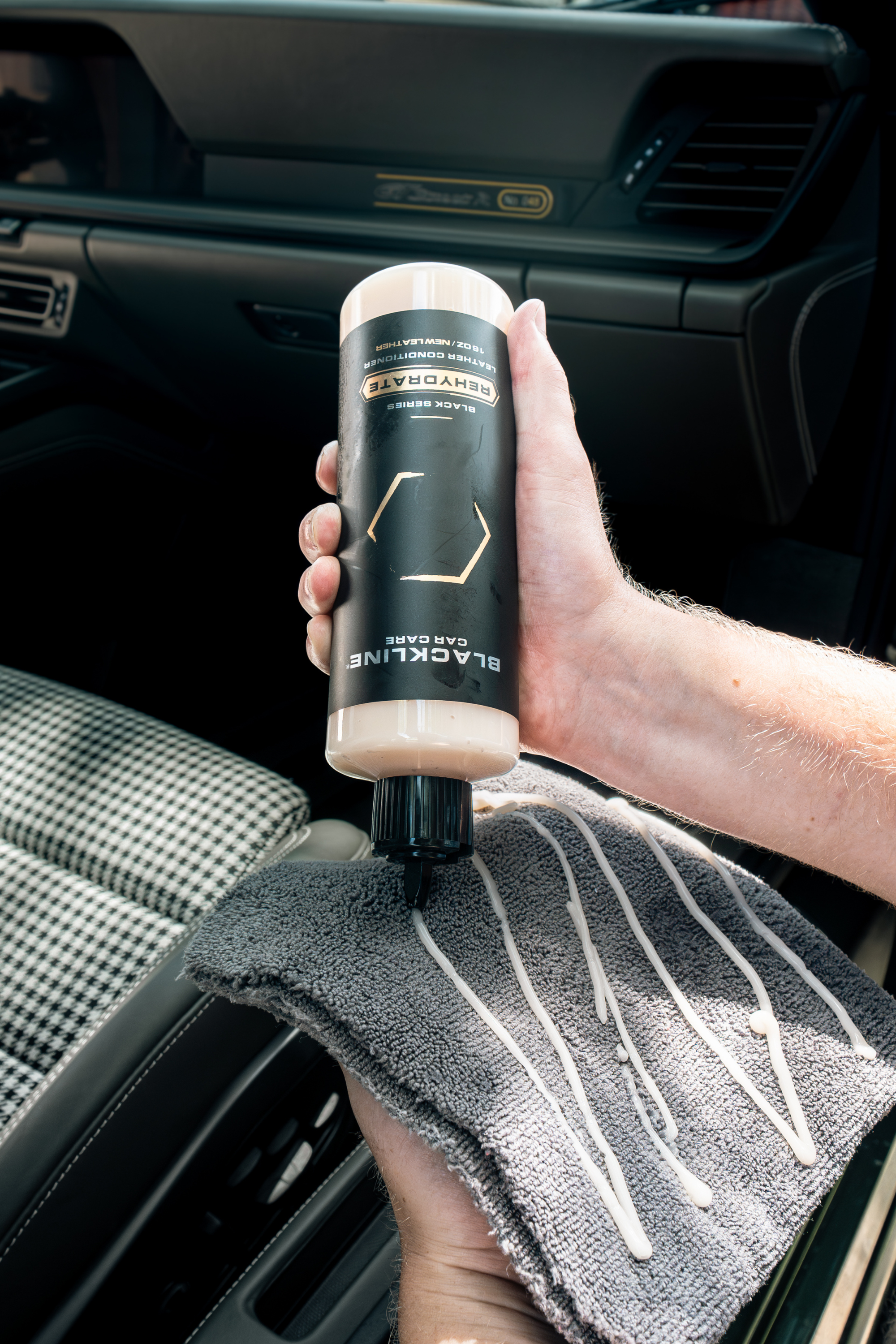 Blackline Car Care BLACKLINE® REHYDRATE LEATHER CONDITIONER — alternate view 3