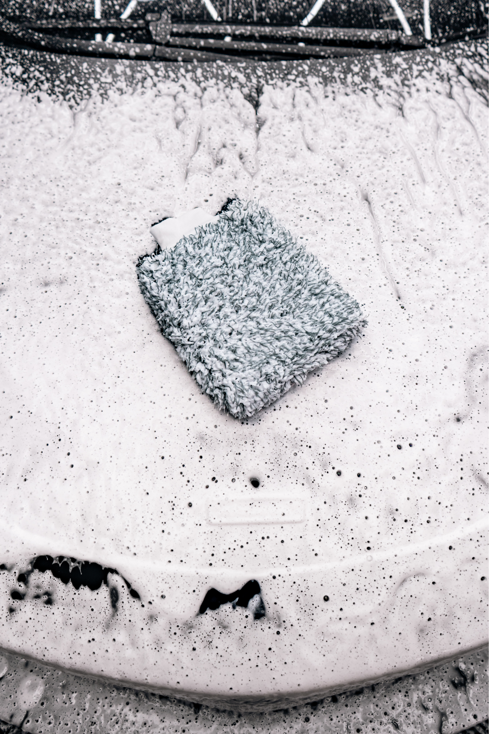 Blackline Car Care BLACKLINE® MICROFIBER WASH MITT — alternate view 1